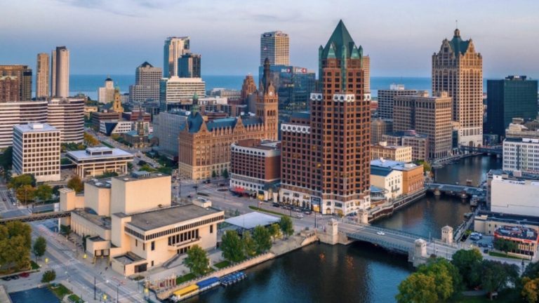 Milwaukee Wisconsin Skyline